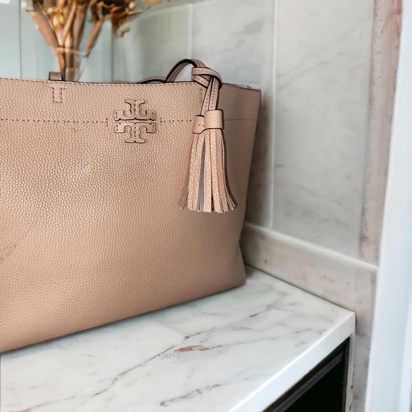 TORY BURCH
McGraw Leather Tote - Devon Sand
42200-288 - Picture 4 of 9